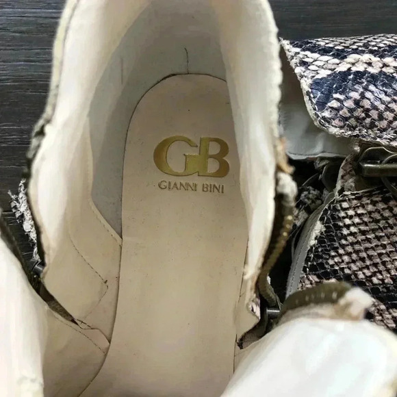 NWOT Gianni Bini Leather snakeskin pattern ankle boot, side zipper - Picture 7 of 11